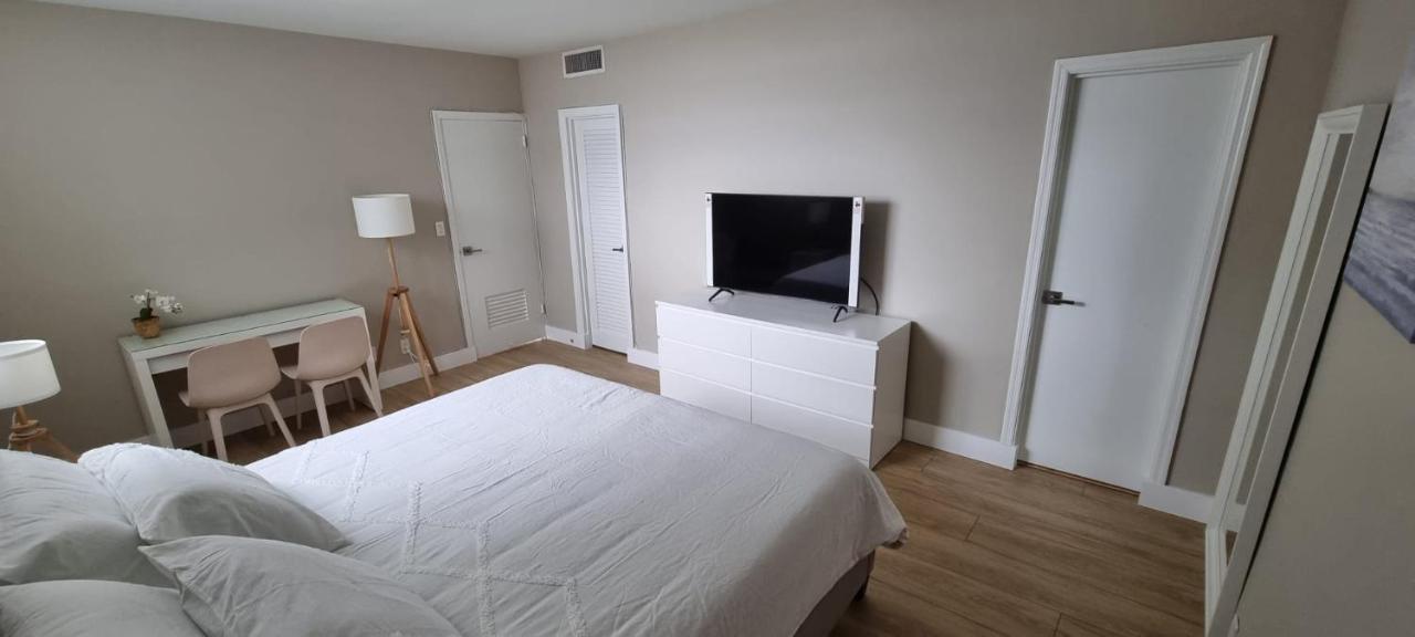 New Luxury Apartment 2Br 2Ba Direct Beach Access ハリウッド エクステリア 写真