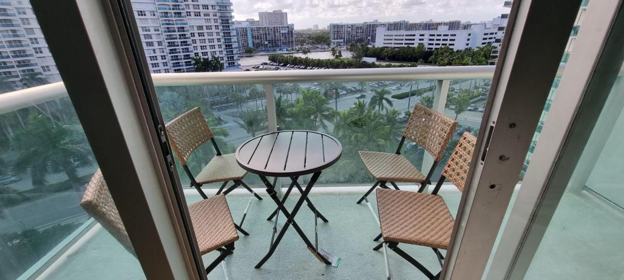 New Luxury Apartment 2Br 2Ba Direct Beach Access ハリウッド エクステリア 写真
