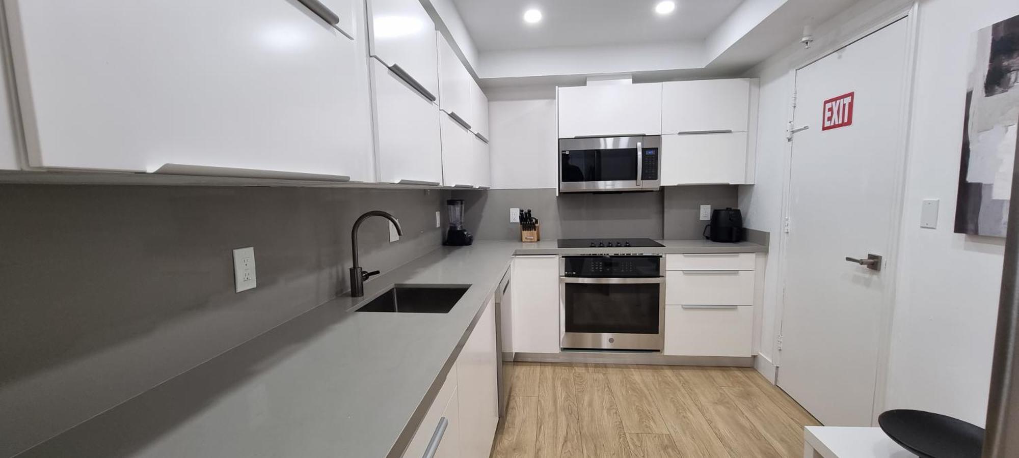 New Luxury Apartment 2Br 2Ba Direct Beach Access ハリウッド エクステリア 写真